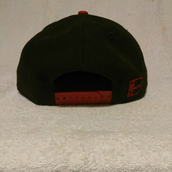 Authentic snapbacks - Picture 3 of 3